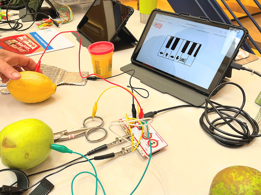 Makey Makey - Musik und Spiel neu gedacht